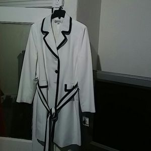 Ladies trench coat never worn